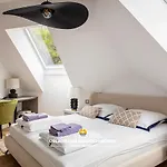 Apartamento Schindler Luxury Penthouse - Sea View Terrace, Pool & Private Parking *