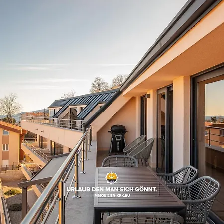 Apartman Schindler Luxury Penthouse - Sea View Terrace, Pool & Private Parking