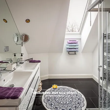 Apartment Schindler Luxury Penthouse - Spacious Luxury Penthouse In With Sea View, Pool & Private Garage *