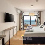 Schindler Luxury Penthouse - Sea View Terrace, Pool & Private Parking דירה אופטיה