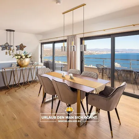 Schindler Luxury Penthouse - Sea View Terrace, Pool & Private Parking Apartment