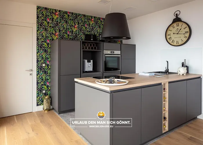 Schindler Luxury Penthouse - Sea View Terrace, Pool & Private Parking شقة *