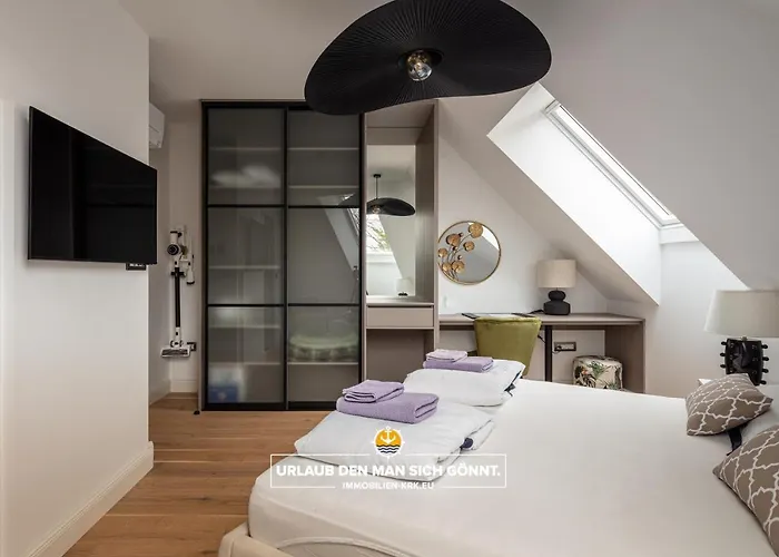 Lejlighed Schindler Luxury Penthouse - Sea View Terrace, Pool & Private Parking